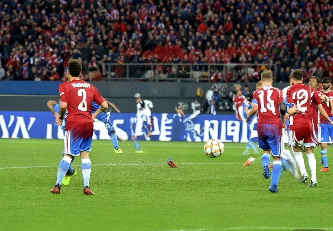 2017欧冠经典对决：卡拉巴赫逆袭切尔西，挑战英超巨头的激战回顾(图3)