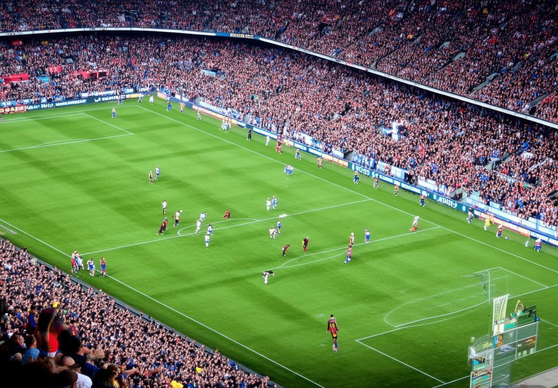 2017西甲巅峰对决：梅西C罗巴塞罗那VS皇家马德里对决回顾(图3)